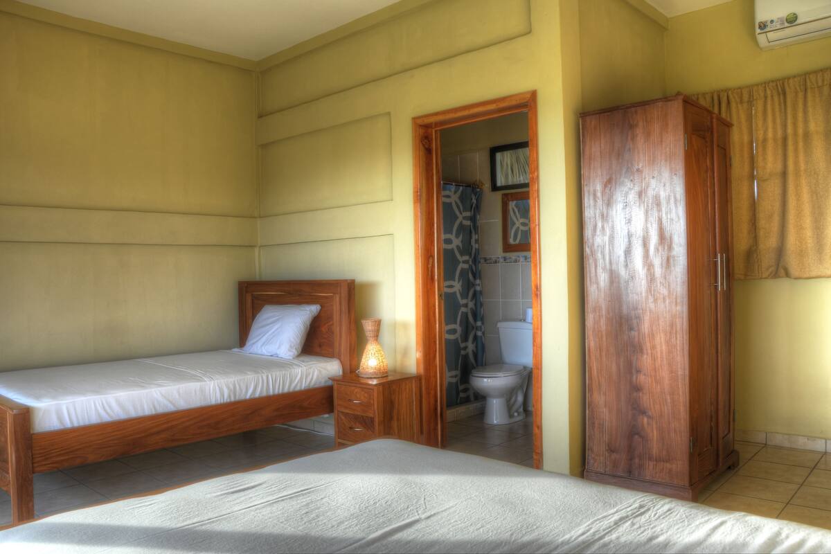 Double Room, 2 Single Beds