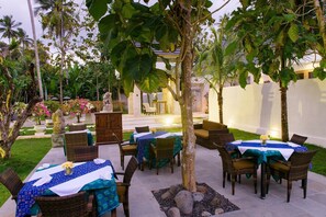 Coffee shop - Bali Taman Sari Villa & Restaurant (Negara)