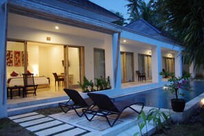 Outdoor pool - Bali Taman Sari Villa & Restaurant (Negara)