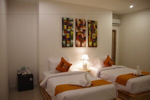Deluxe Villa | 1 bedroom, in-room safe, desk, rollaway beds