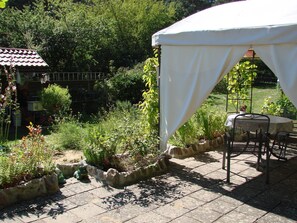 屋外ダイニングエリア