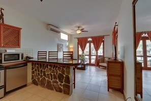 Living area - Bahia Azul 8A (Jacó)