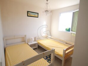2 bedrooms