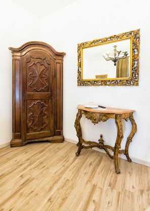 Classic Double Room, Courtyard View