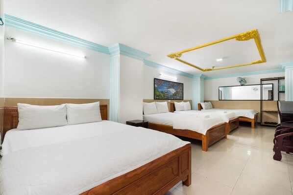 Chambre Familiale | Bureau, Wi-Fi gratuit