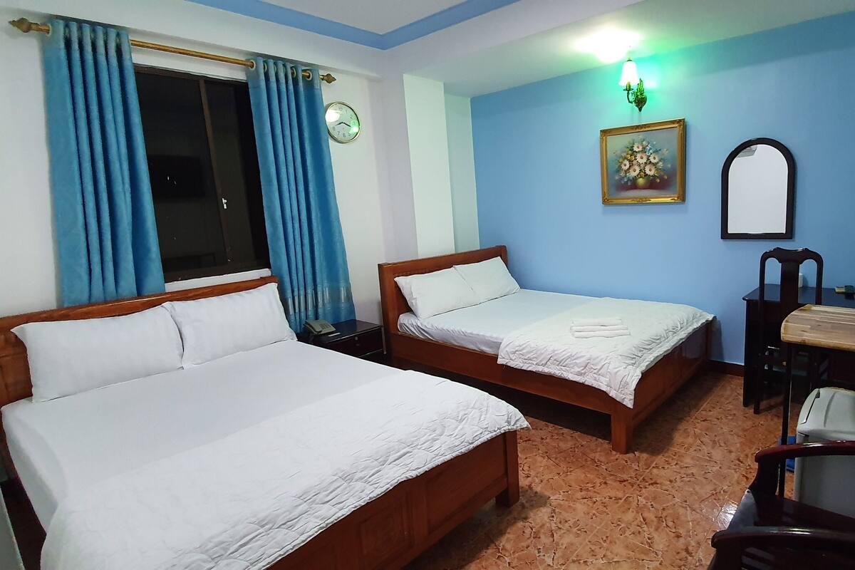 Habitación cuádruple | Escritorio y wifi gratis