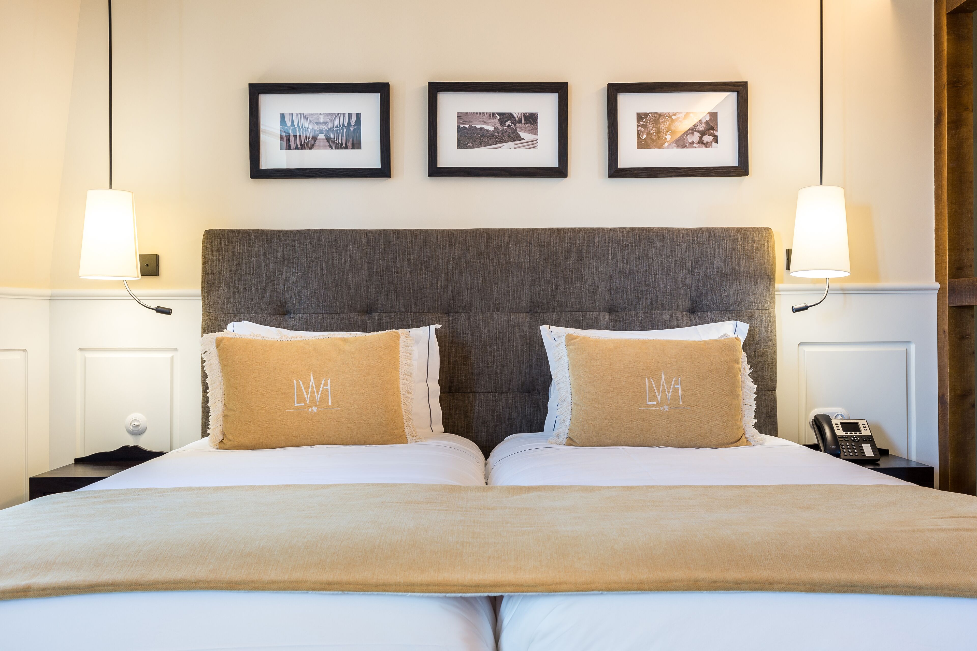 superior double or twin room | minibar, in-room safe, desk, soundproofing