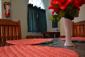 Deluxe Apartment, Multiple Beds, Kitchen | In-room dining - VIP Holiday Resort (Crown Point)