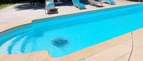 Een verwarmd zwembad