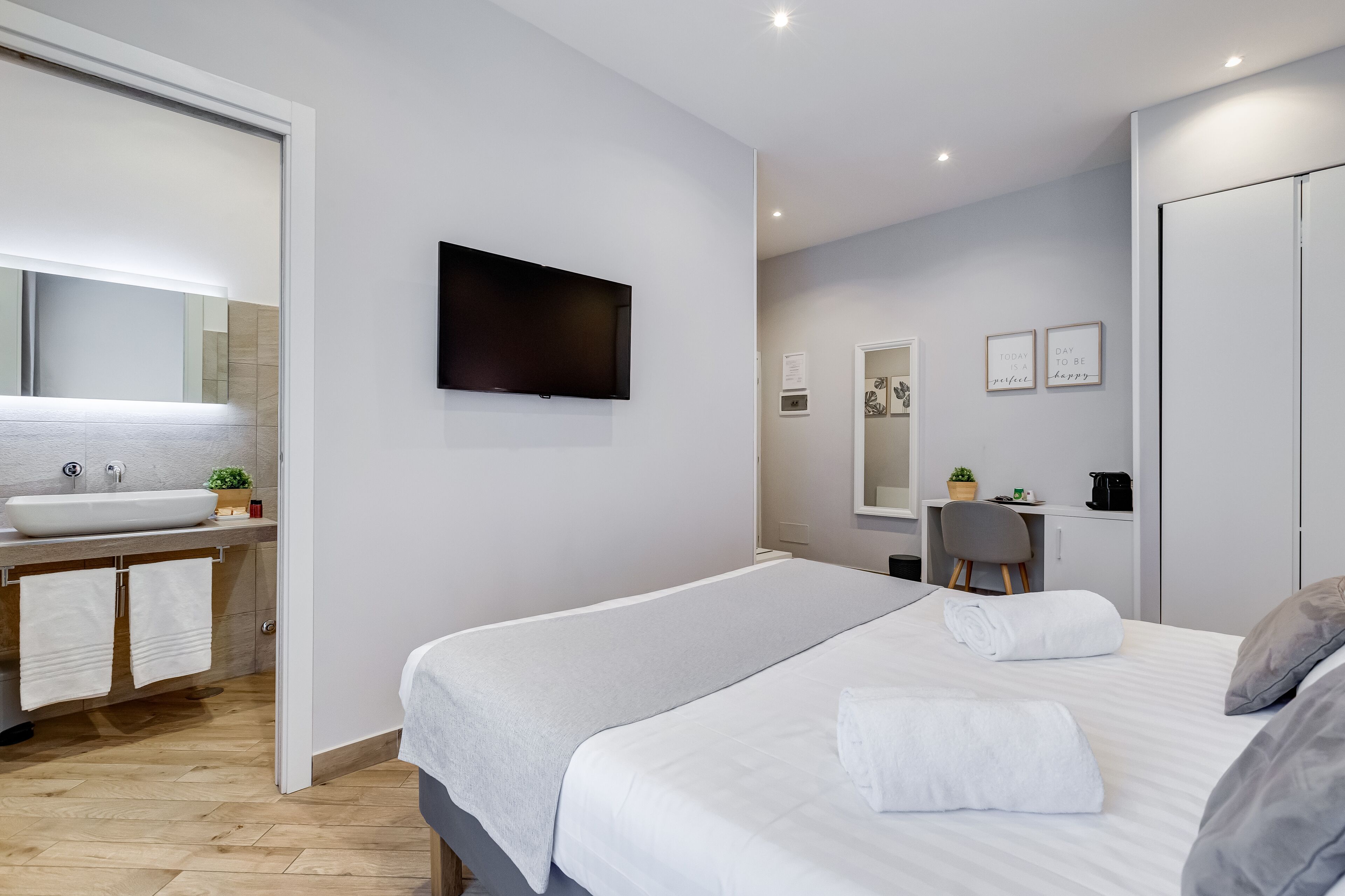 Photo - Colonna Luxury Suites