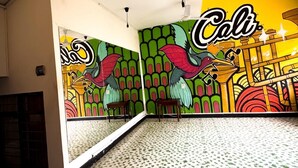 Ballroom - Santiago DC - Hostel (Cali)