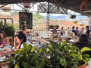 Restaurant - Santiago DC - Hostel (Cali)