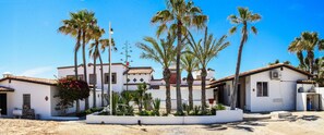 Exterior - Stunning oceanfront  Beach Casa de los Abuelos events allowed, perfect for kids  (Puerto Penasco)