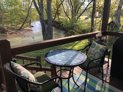 August Eröffnungen! Genieße den Frieden; Creekside, Veranda Feuerstelle, Vögel