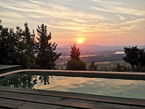 Vista Al Cielo-Country Villa  
A retreat Among Hills.Vineyards W/heated pool