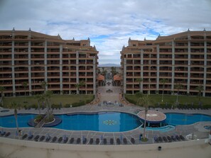 屋外プール、温水プール