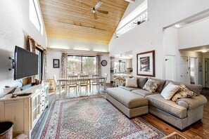 TV, fireplace, DVD player, books