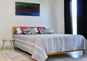 3 bedrooms, iron/ironing board, travel crib, free WiFi