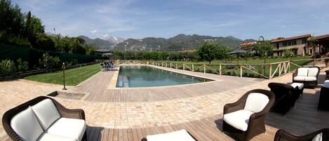 Alberca al aire libre por temporada