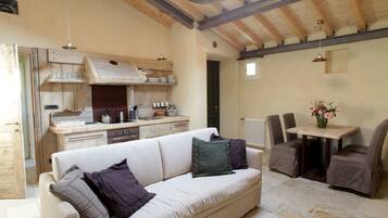 Apartment, 1 Bedroom, Garden View | Private kitchen | Coffee/tea maker, electric kettle