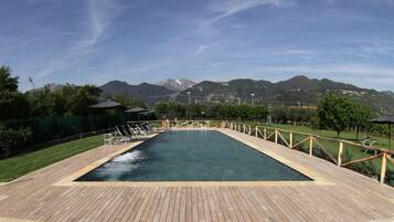 Außenpool (je nach Saison geöffnet)