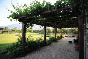 Apartment, 3 Schlafzimmer, Gartenblick | Terrasse/Patio