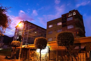 المنشأة من الخارج
