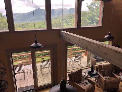 Upscale Sugar Mtn Home w/Amazing View, Hot Tub, Ping Pong
