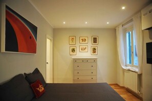 Deluxe-Apartment | 1 Schlafzimmer, hochwertige Bettwaren, laptopgeeigneter Arbeitsplatz