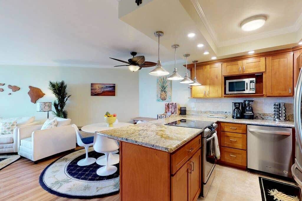 Coffee/tea maker, fridge, microwave, oven