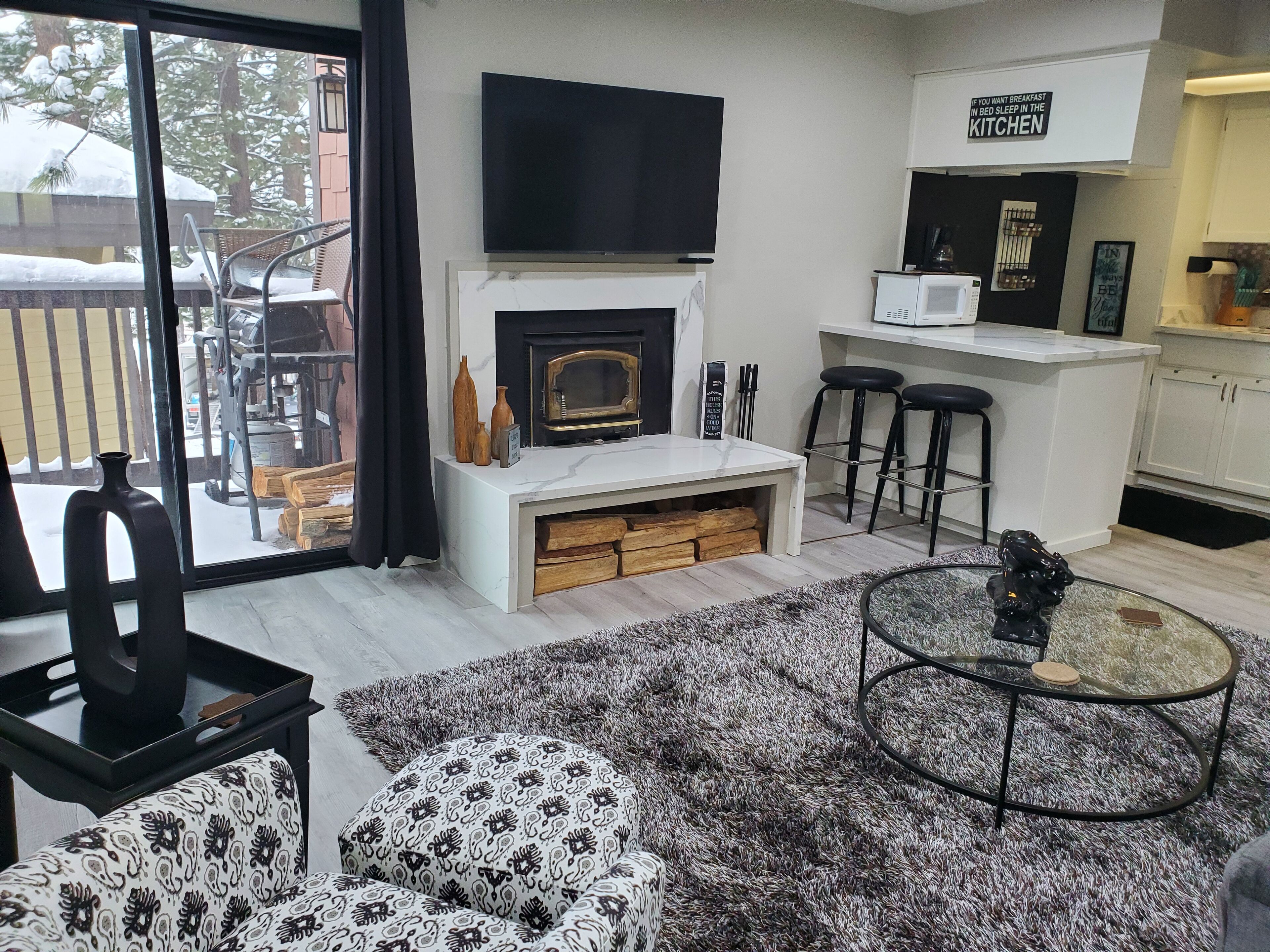 Smart TV, fireplace, table football, ping pong