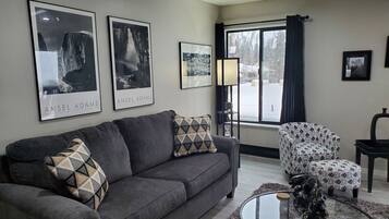 Smart TV, fireplace, table football, ping pong