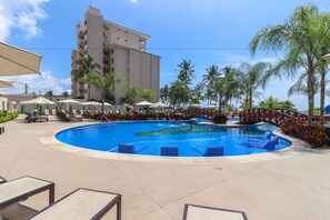 Outdoor pool - Croc's Penthouse (Jacó)