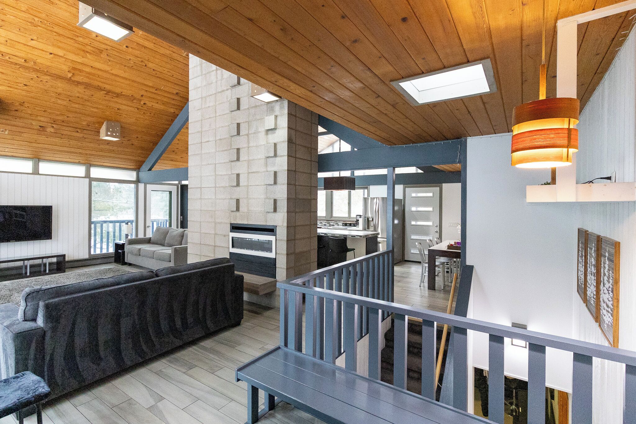 Smart TV, fireplace, DVD player, video library