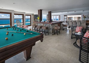 Bar (on property) - Everlasting MEMORIES (6) Master Suites Red Hook, East End ST Thomas, Yacht Club (St Thomas)