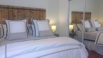 2 Schlafzimmer, VerdunkelungsvorhĂ€nge, BĂŒgeleisen/BĂŒgelbrett