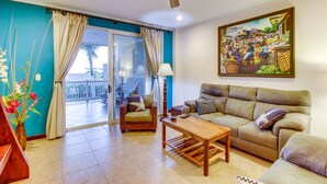Living room - The Palms 101 (Jacó)