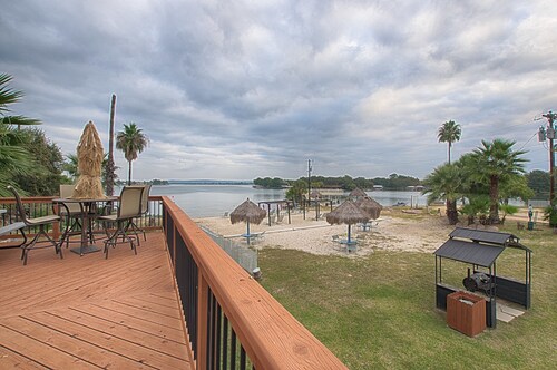 Escape to the shoreline of Lake LBJ  - *Best Kept Secret*
