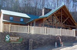 Exterior - Amazing View! Great Local-A Little Romance-Hot Tub/Pool Tabl/Jcuzzi & No Mgt Fee (Pigeon Forge)