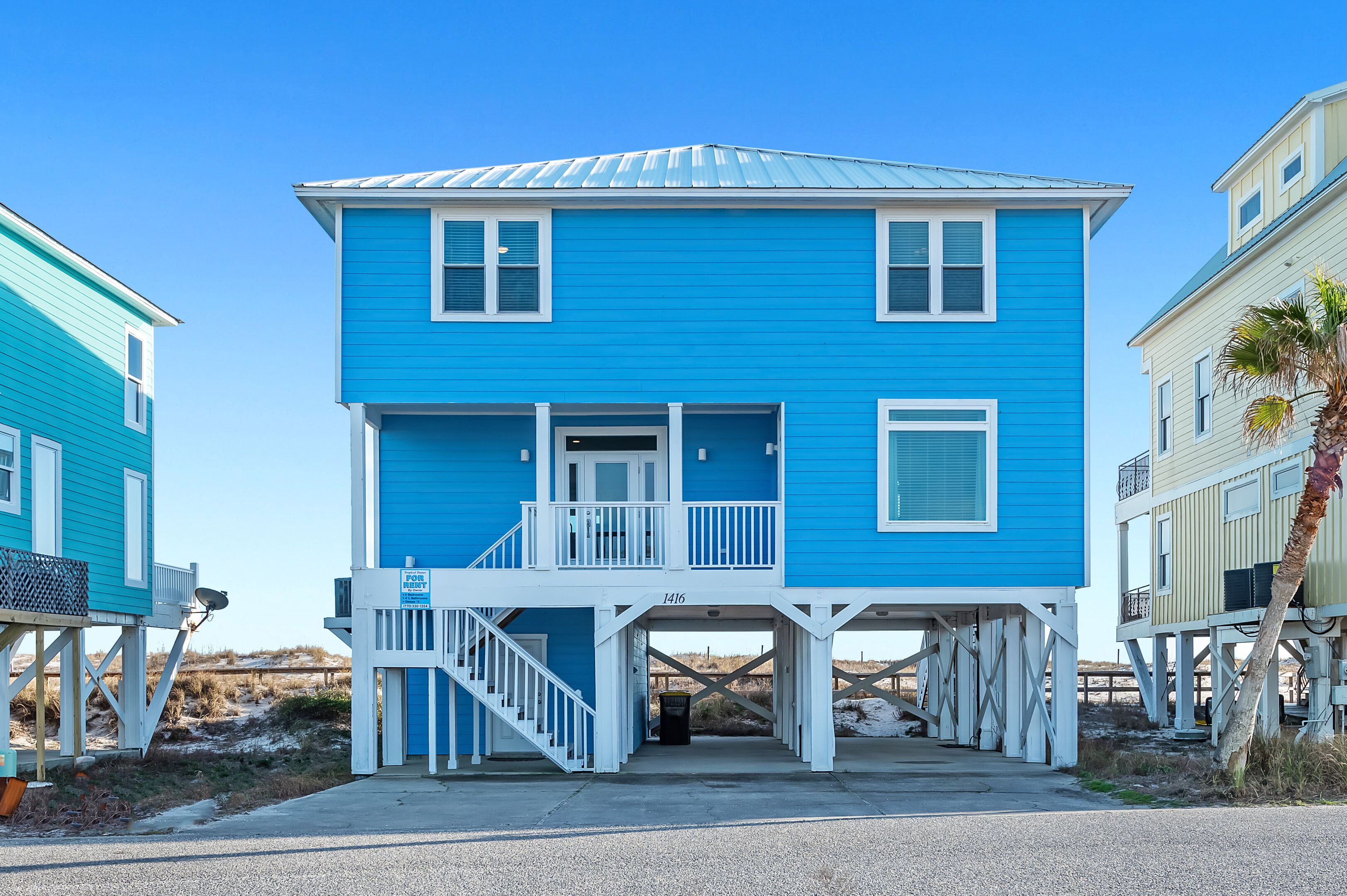 Gulf FRONT; PET FRIENDLY home, 2 Pools, Hot tub, Sleeps 15! 