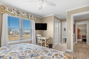 5 bedrooms, iron/ironing board, WiFi, bed sheets