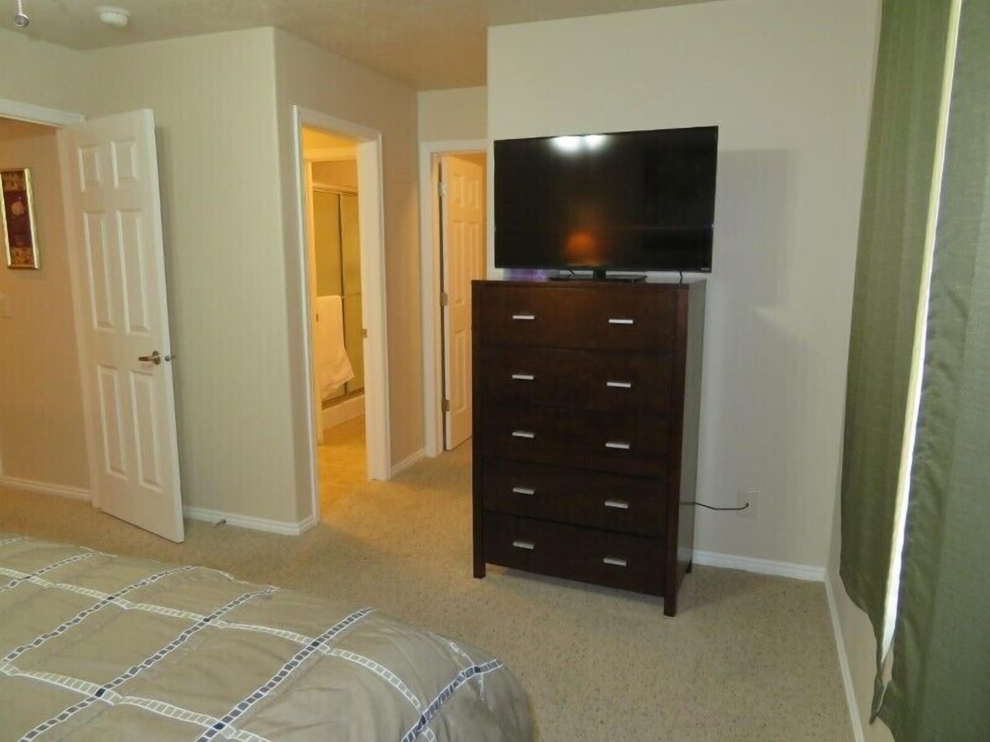 2 bedrooms, iron/ironing board, WiFi (free), bed sheets
