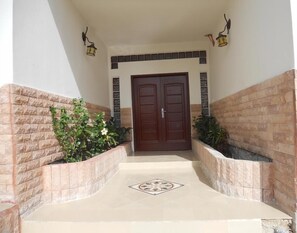 Entrée de l’hébergement