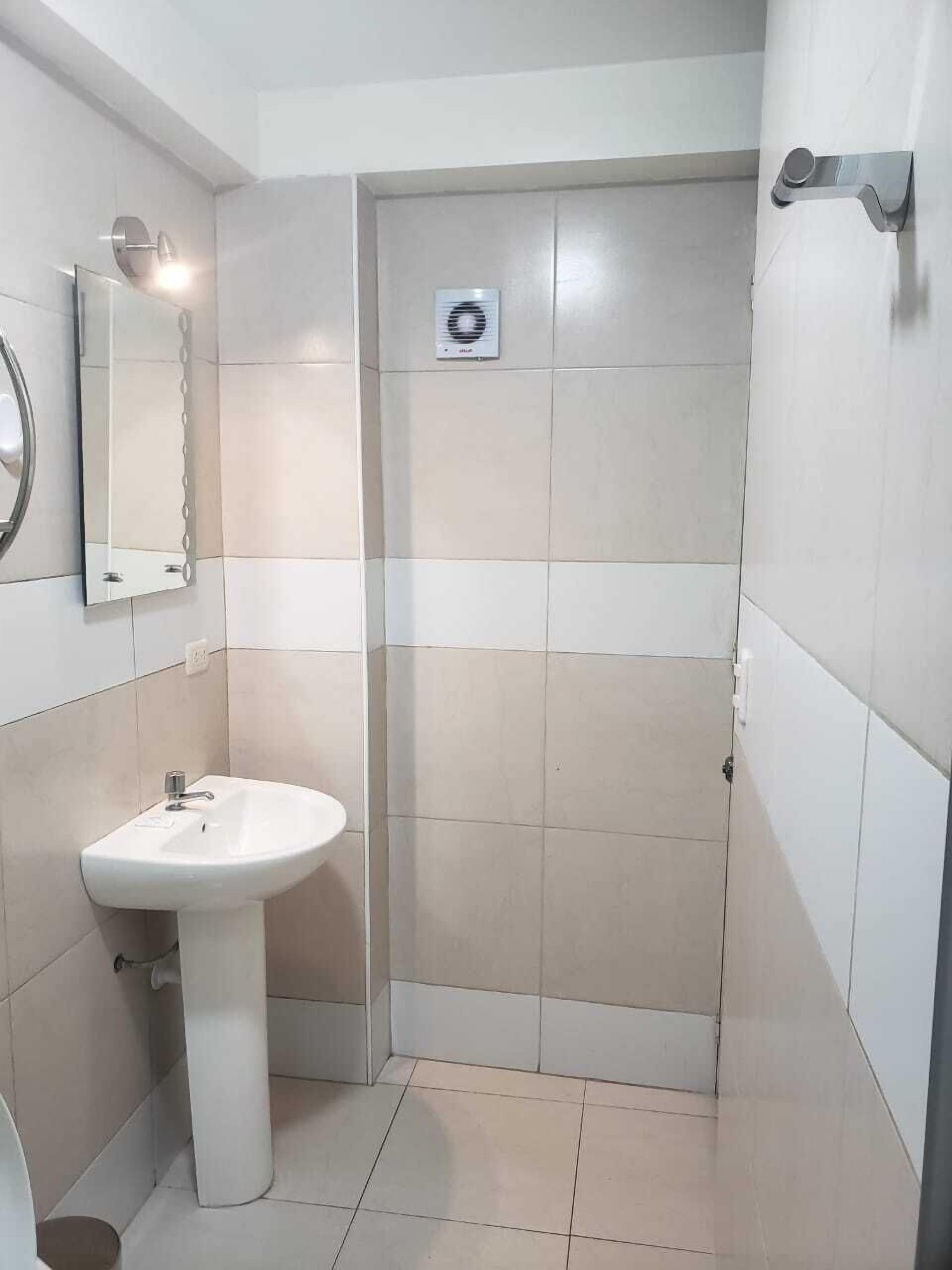 family room, 2 bedrooms | bathroom | shower, rainfall showerhead, free toiletries, hair dryer