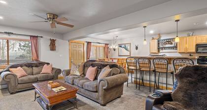 Downtown Western Oasis - Walking Distance To Everything! OLD TOWN RESIDENCES!!