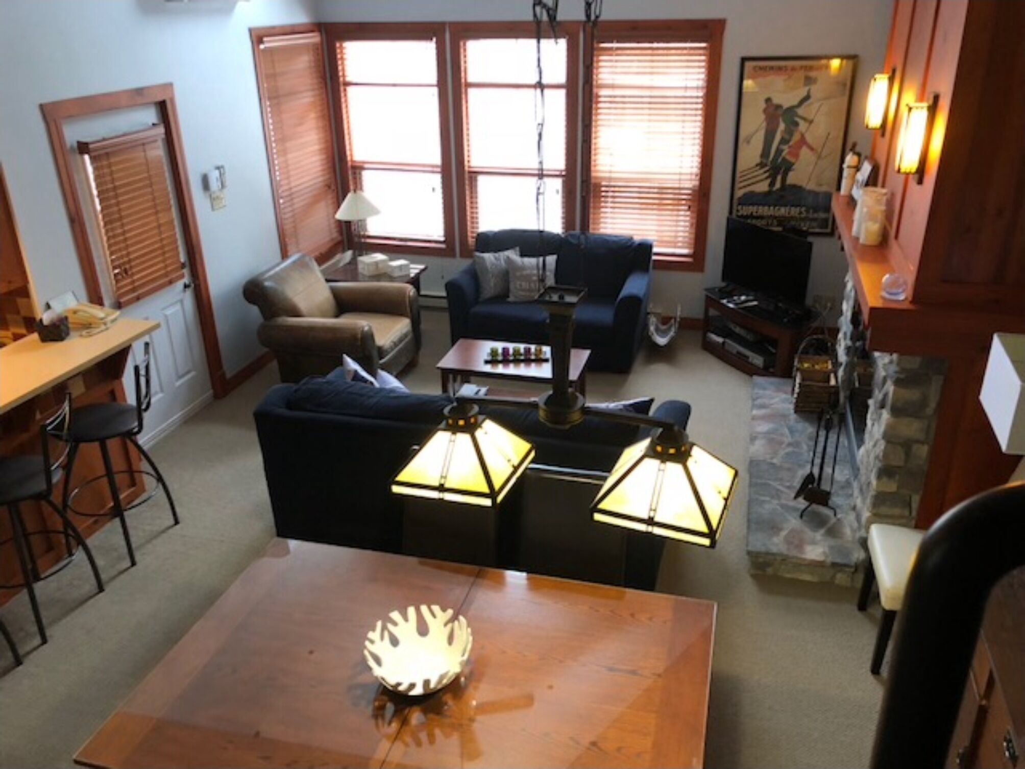 Smart TV, fireplace, DVD player