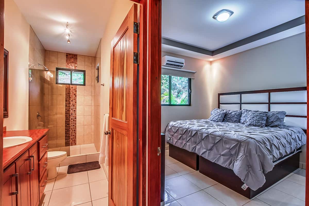 2 bedrooms, premium bedding, down duvets, individually decorated