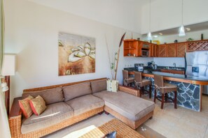 Comfort Apartment, 2 Bedrooms, Non Smoking | Living area | Flat-screen TV - Paloma Blanca C4 (Jacó)