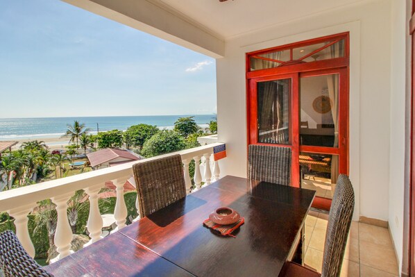 Comfort Apartment, 2 Bedrooms, Non Smoking | In-room dining