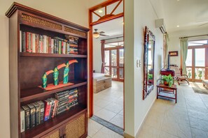 Comfort Apartment, 2 Bedrooms, Non Smoking | 2 bedrooms, in-room safe, iron/ironing board, free WiFi - Paloma Blanca C4 (Jacó)